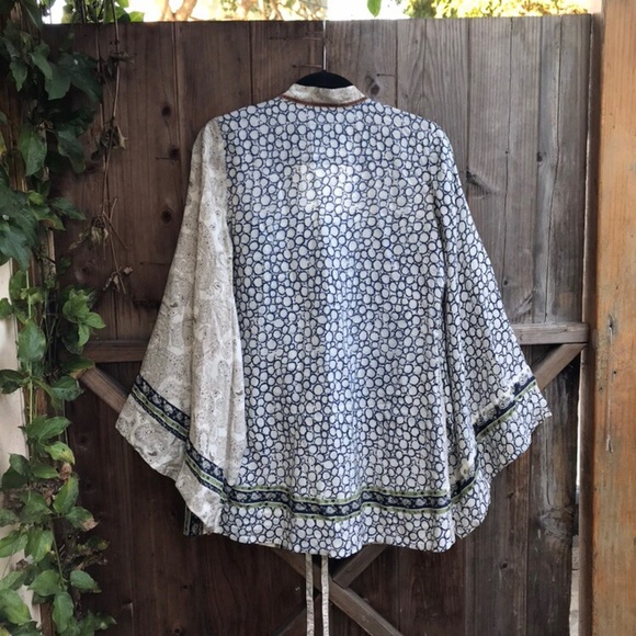 BCBG MAXAZRIA Silk Kimono Top - Picture 2 of 4